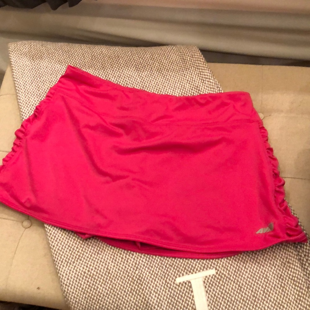 Avia Skort